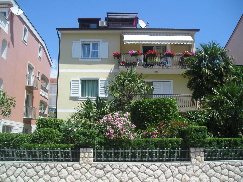 Family Apartments Ankica Crikvenica Eksteriør bilde